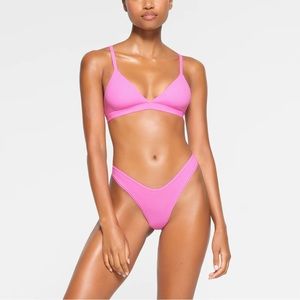 SKIMS fits everyone triangle bralette